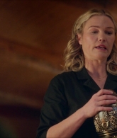 2x05-Angel-Tits-and-Dirty-Bananas-206.jpg
